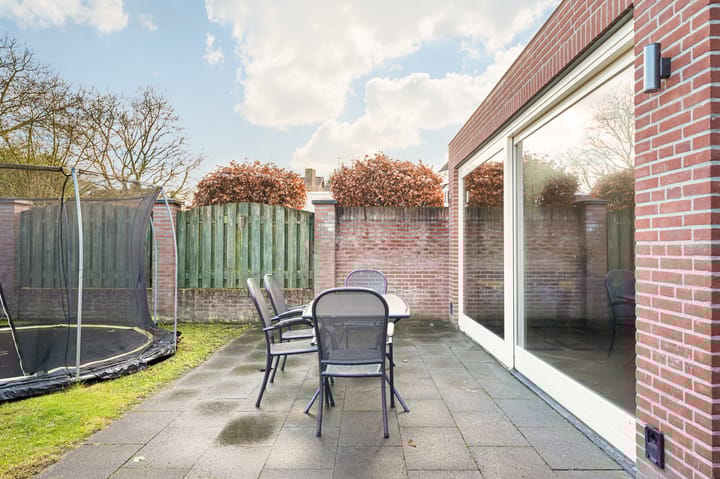 Foto 26 van Den Hof 8