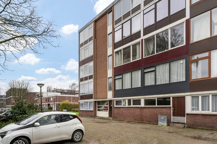 Bekijk foto 18 van van der Waalsstraat 74