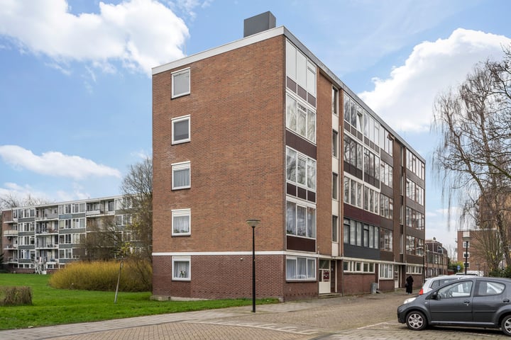 Bekijk foto 19 van van der Waalsstraat 74