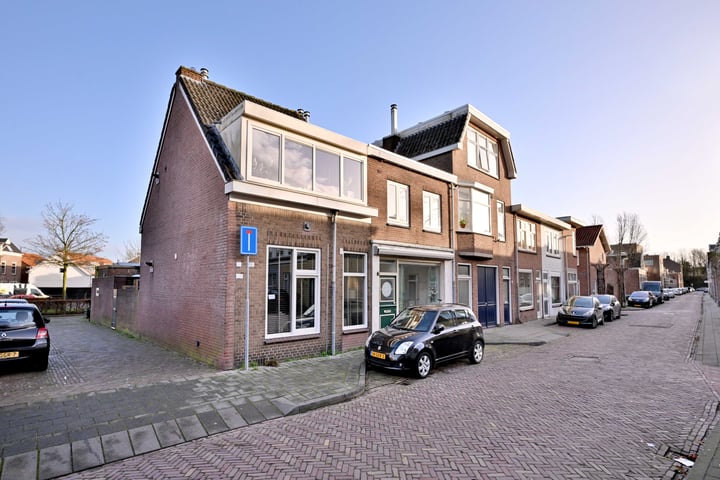 View photo 2 of Lange Zandstraat 38-A