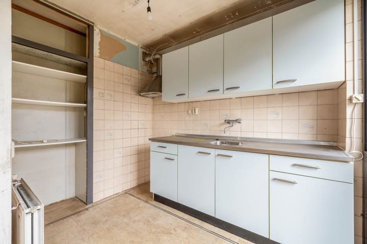 Photo 12 of van Limburg Stirumstraat 23