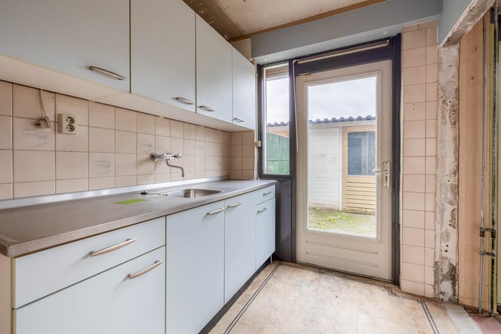 Photo 13 of van Limburg Stirumstraat 23