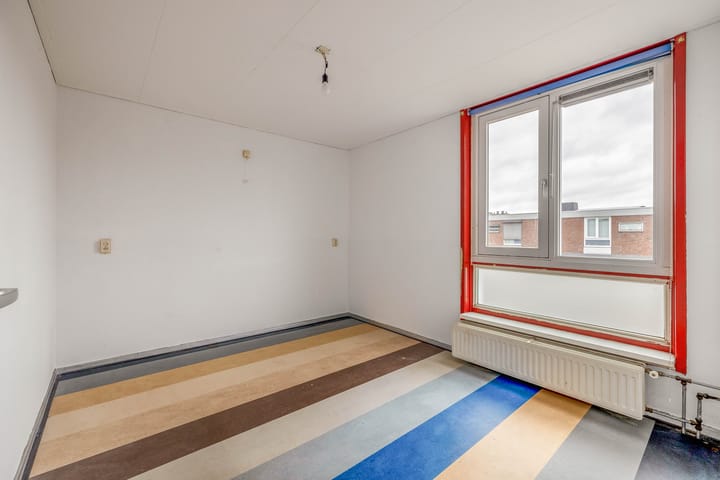 Photo 15 of van Limburg Stirumstraat 23