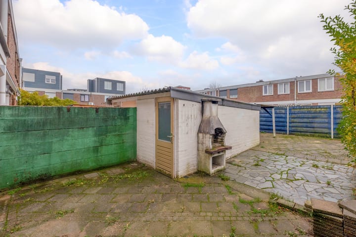 Photo 22 of van Limburg Stirumstraat 23