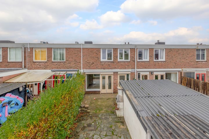 Photo 23 of van Limburg Stirumstraat 23