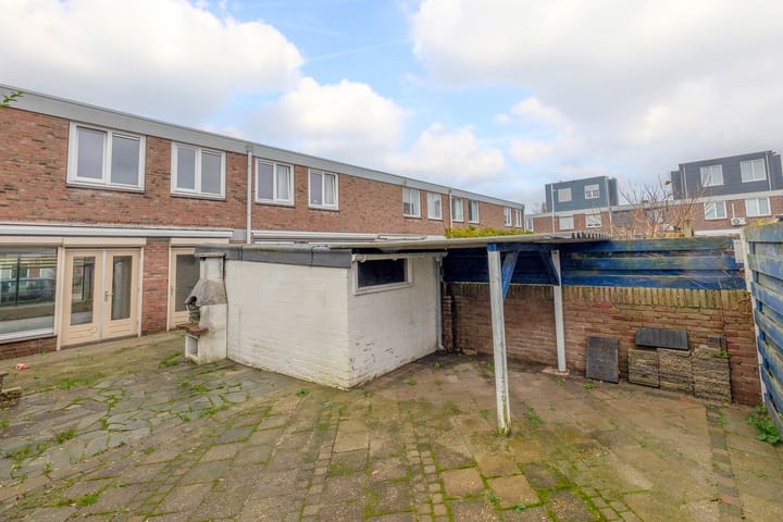 Photo 24 of van Limburg Stirumstraat 23