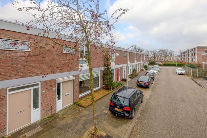 Photo 27 of van Limburg Stirumstraat 23