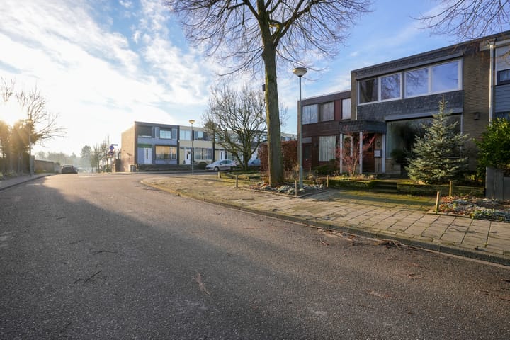 Photo 31 of Spoorstraat 27