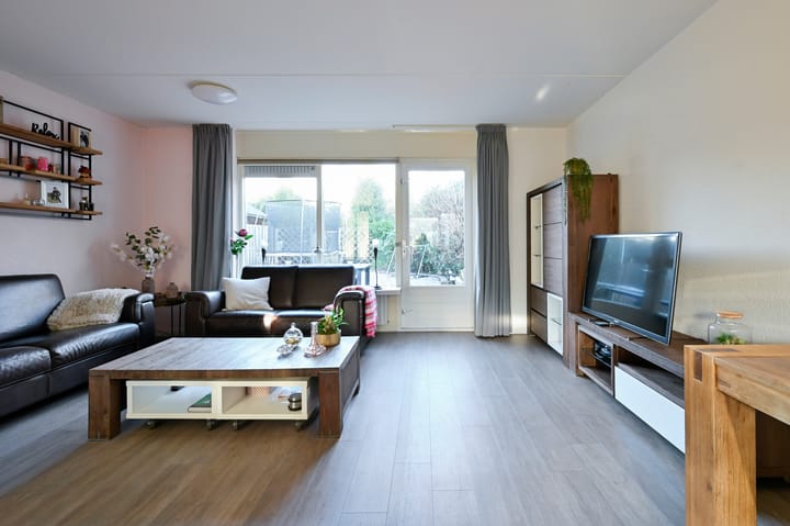 Foto 5 van Zwaluwenveld 6