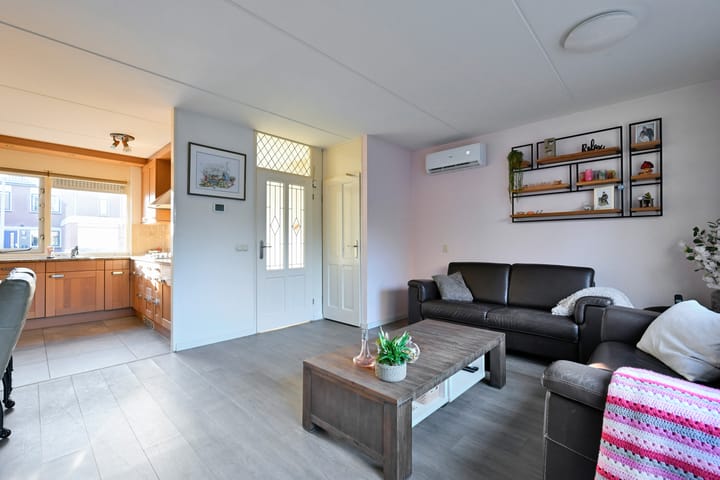 Foto 7 van Zwaluwenveld 6