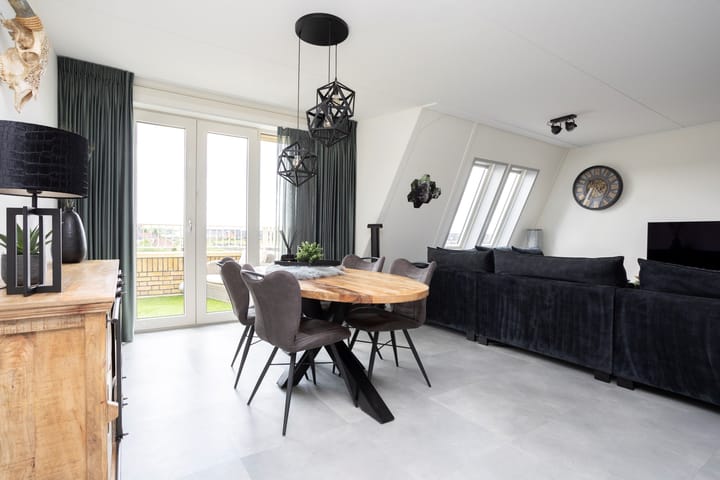 Foto 23 van Westpolderplein 30