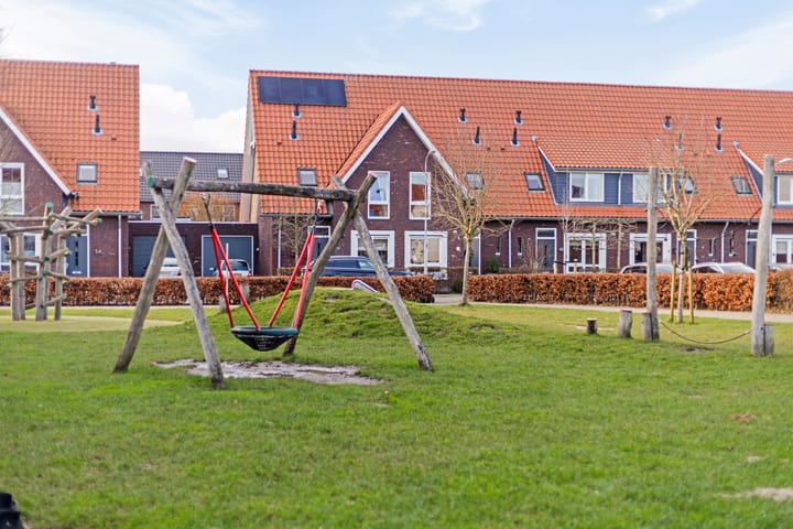 Foto 2 van Dominee C van den Bergstraat 8