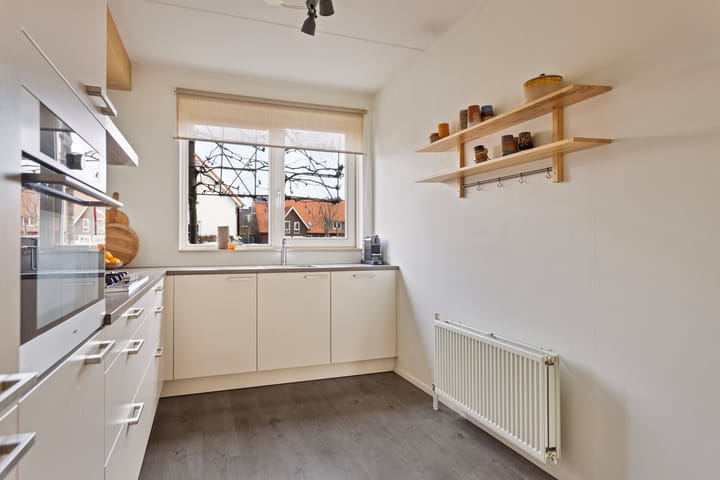 Foto 9 van Dominee C van den Bergstraat 8