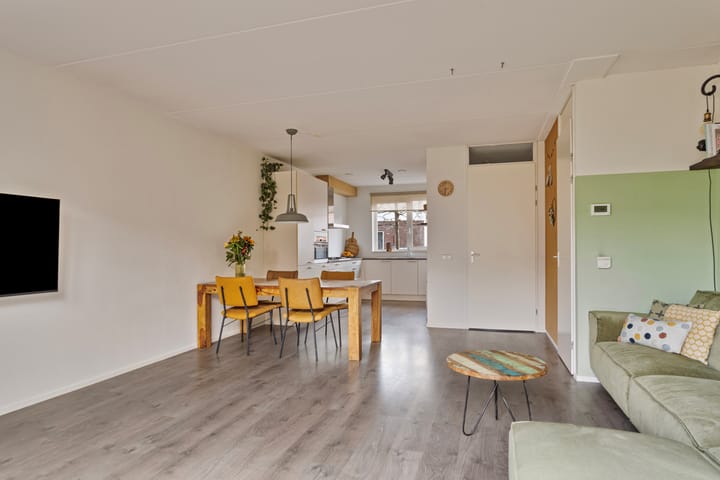 Foto 7 van Dominee C van den Bergstraat 8