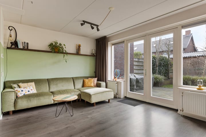 Foto 11 van Dominee C van den Bergstraat 8