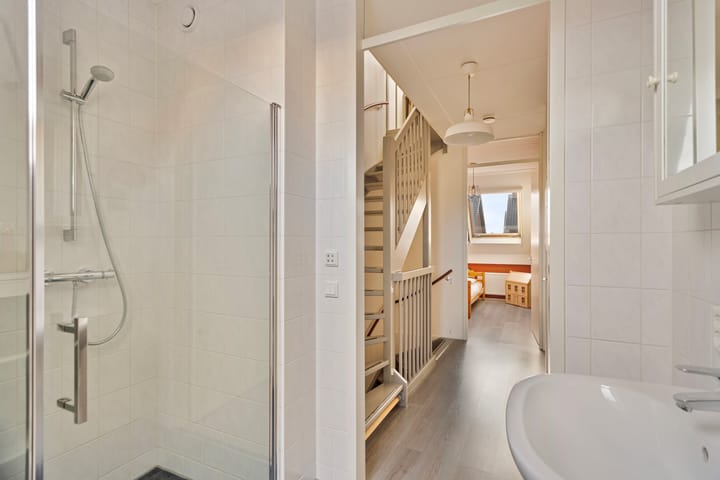 Foto 22 van Dominee C van den Bergstraat 8