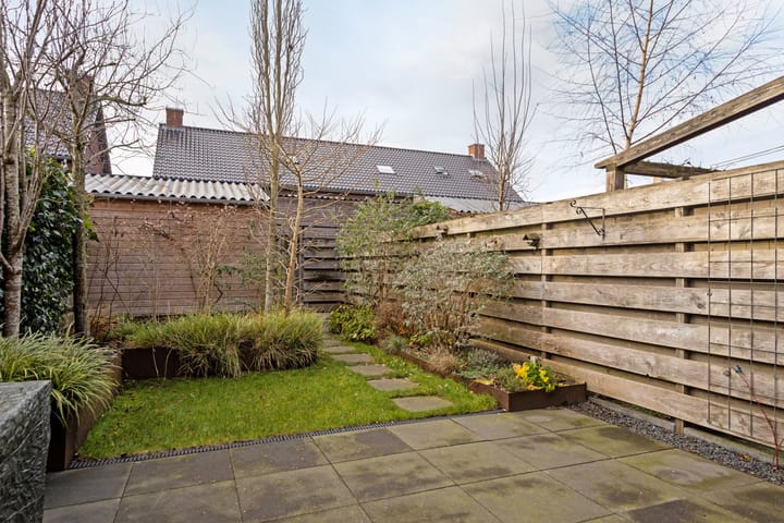 Foto 26 van Dominee C van den Bergstraat 8