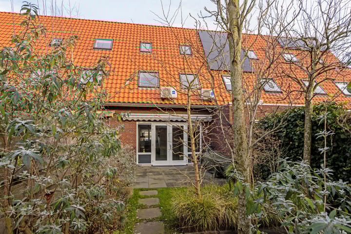 Foto 27 van Dominee C van den Bergstraat 8