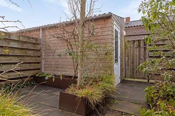 Foto 30 van Dominee C van den Bergstraat 8