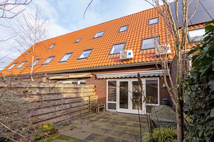 Foto 31 van Dominee C van den Bergstraat 8