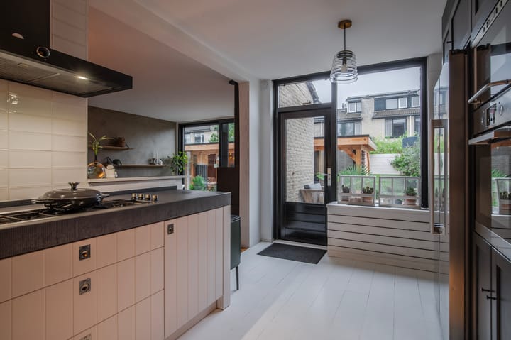 Foto 13 van Louise Michelstraat 10