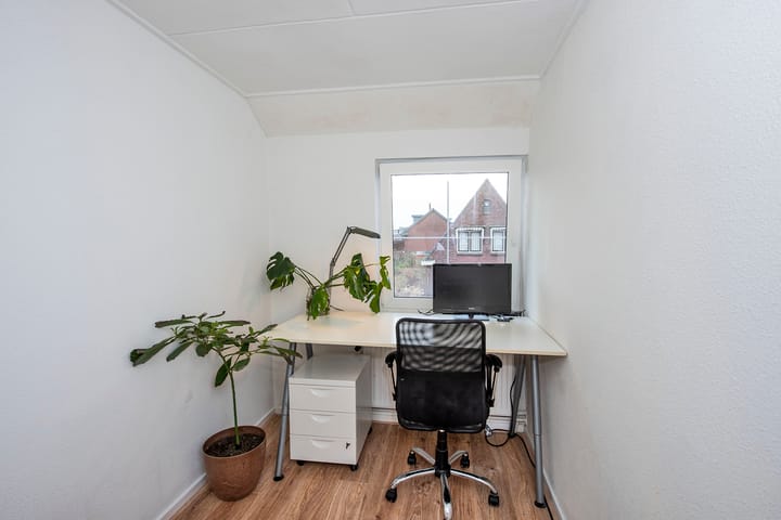 Photo 21 of Zwaluwstraat 36