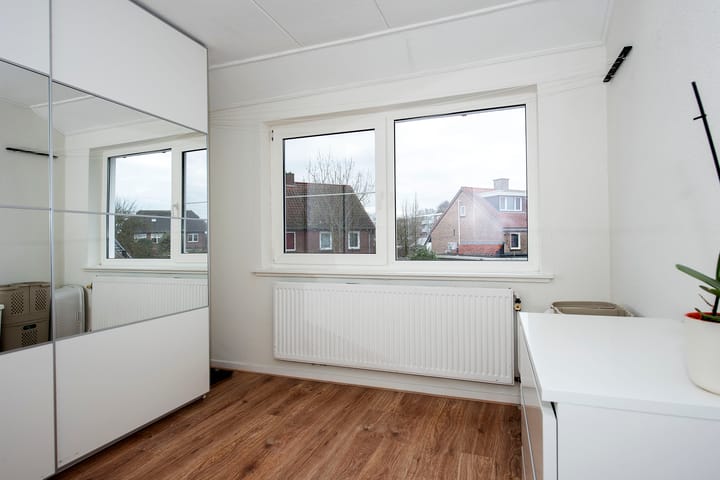 Photo 25 of Zwaluwstraat 36