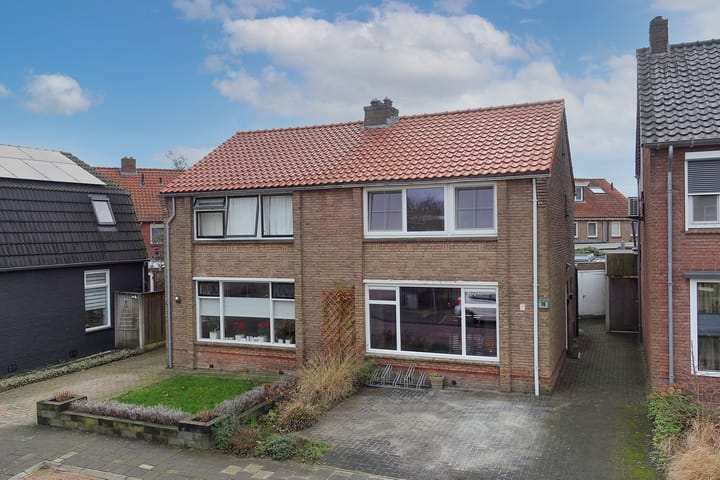 Photo 34 of Zwaluwstraat 36