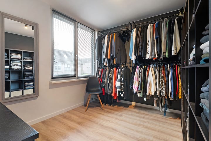 Photo 21 of Mackayware 120