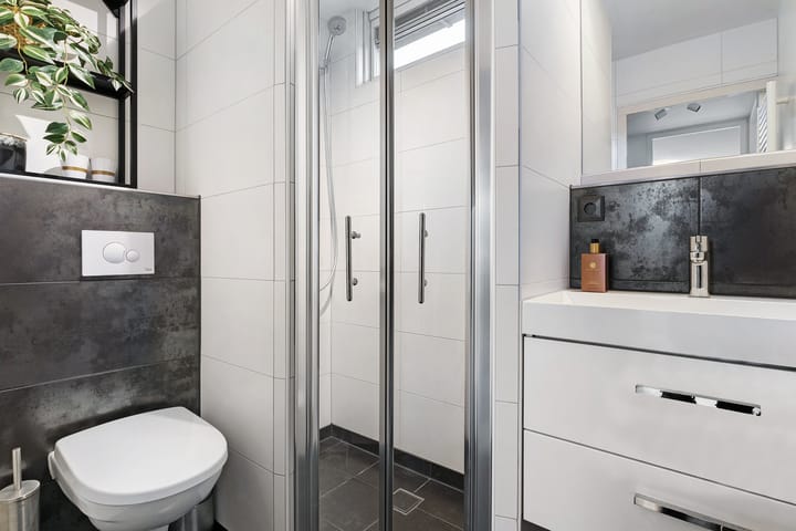 Photo 23 of Mackayware 120