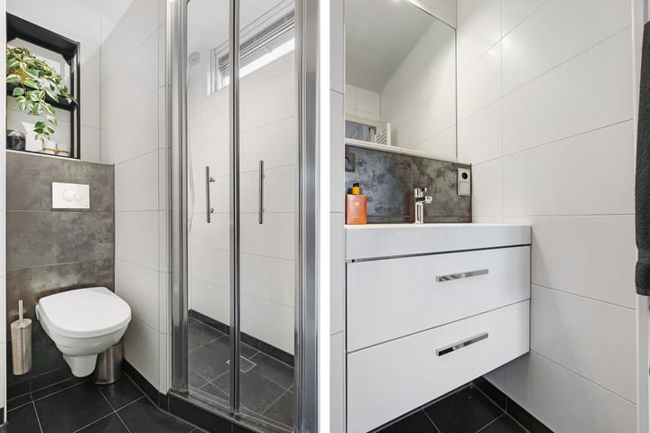 Photo 24 of Mackayware 120