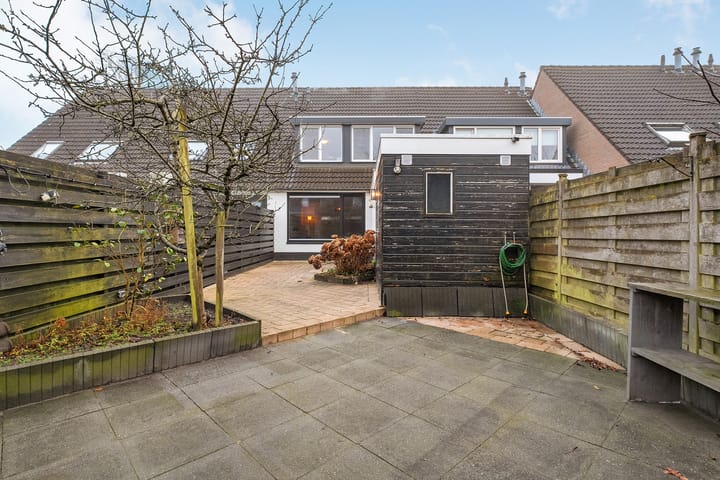 Photo 33 of Mackayware 120