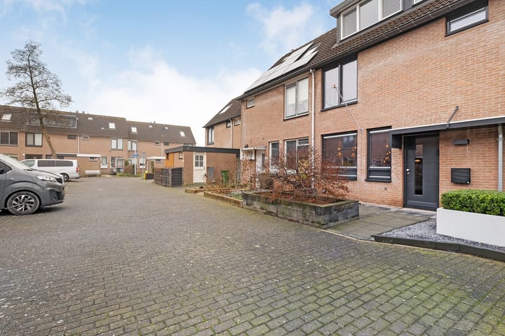 Photo 37 of Mackayware 120