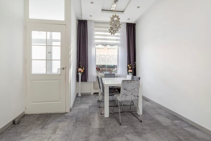 Foto 12 van Rhoonsestraat 3