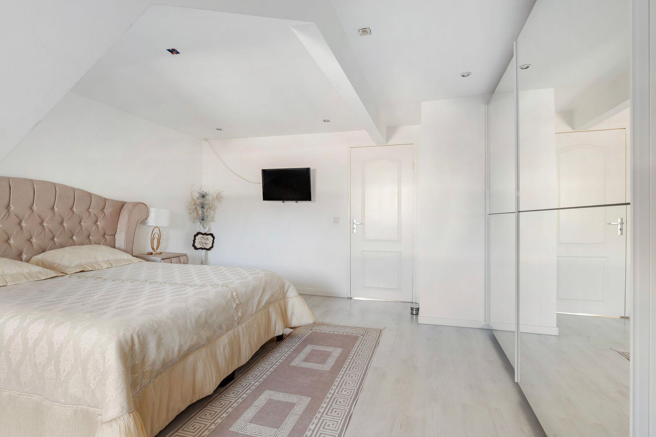 Foto 36 van Rhoonsestraat 3