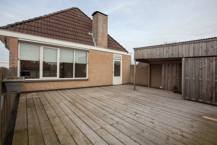 View photo 1 of Nordhornsestraat 14-B