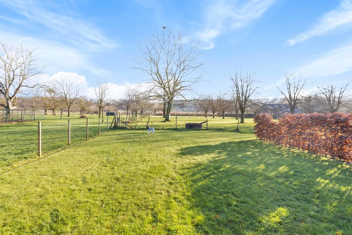 Foto 42 van Voerenweg 13-A