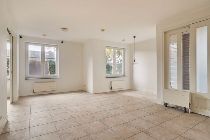 Photo 6 of Prof. Lorentzlaan 1-A