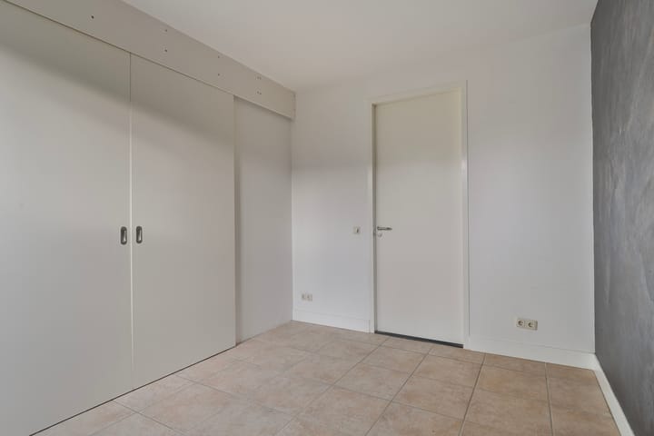 Photo 11 of Prof. Lorentzlaan 1-A