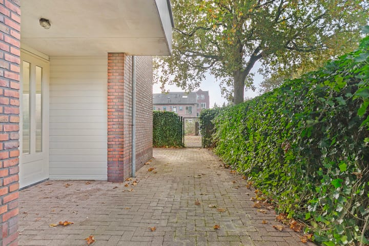 Photo 15 of Prof. Lorentzlaan 1-A