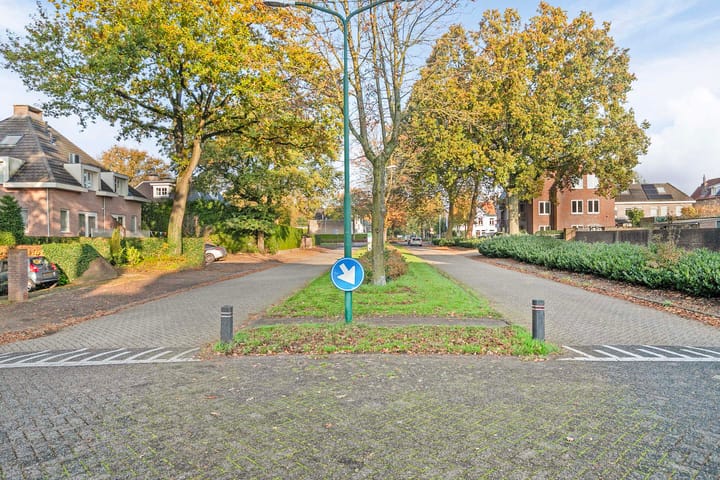 Photo 20 of Prof. Lorentzlaan 1-A