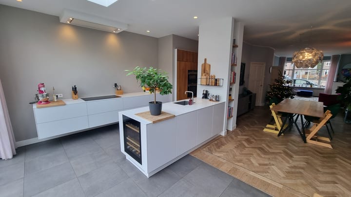 Photo 11 of Oostduinlaan 189