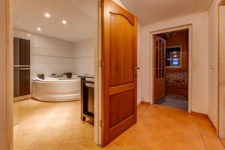 Photo 16 of Ter Apelkanaal Oost 65