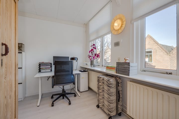 Photo 21 of Waardstraat 14