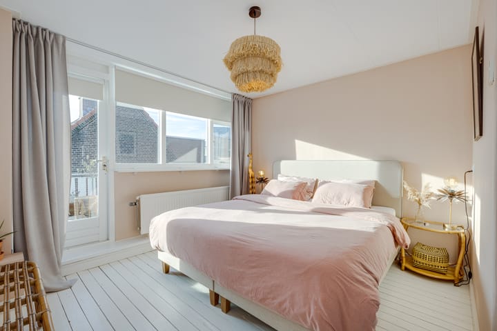 Photo 24 of Waardstraat 14