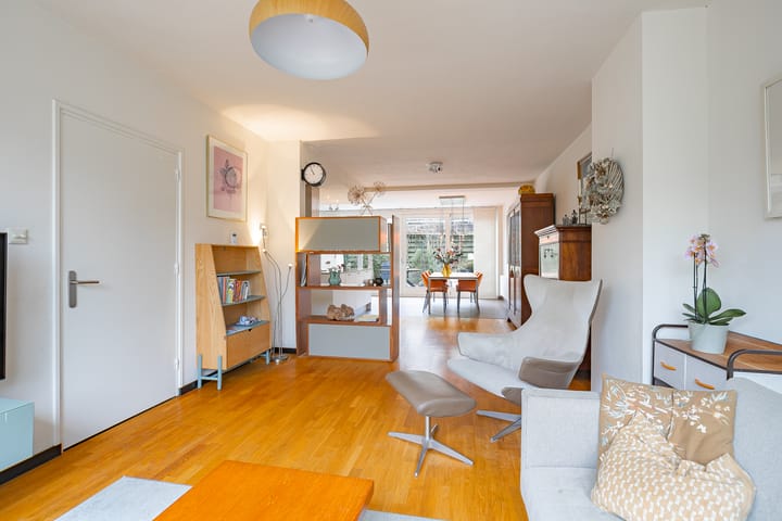 Foto 7 van Protonstraat 4