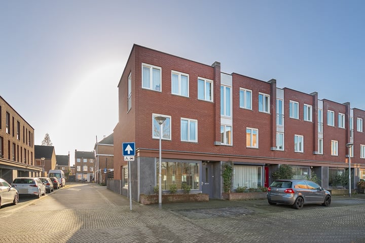 Bekijk foto 1 van Marconistraat 61