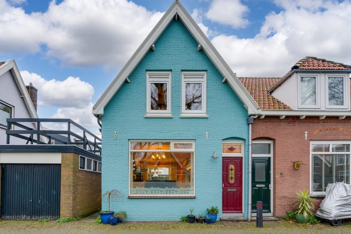 Foto 1 van Basseinstraat 1