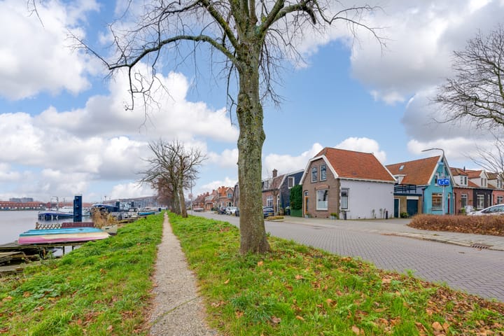 Foto 46 van Basseinstraat 1