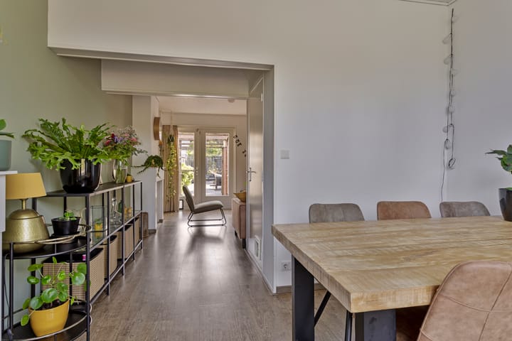 Foto 11 van Parallelweg 149